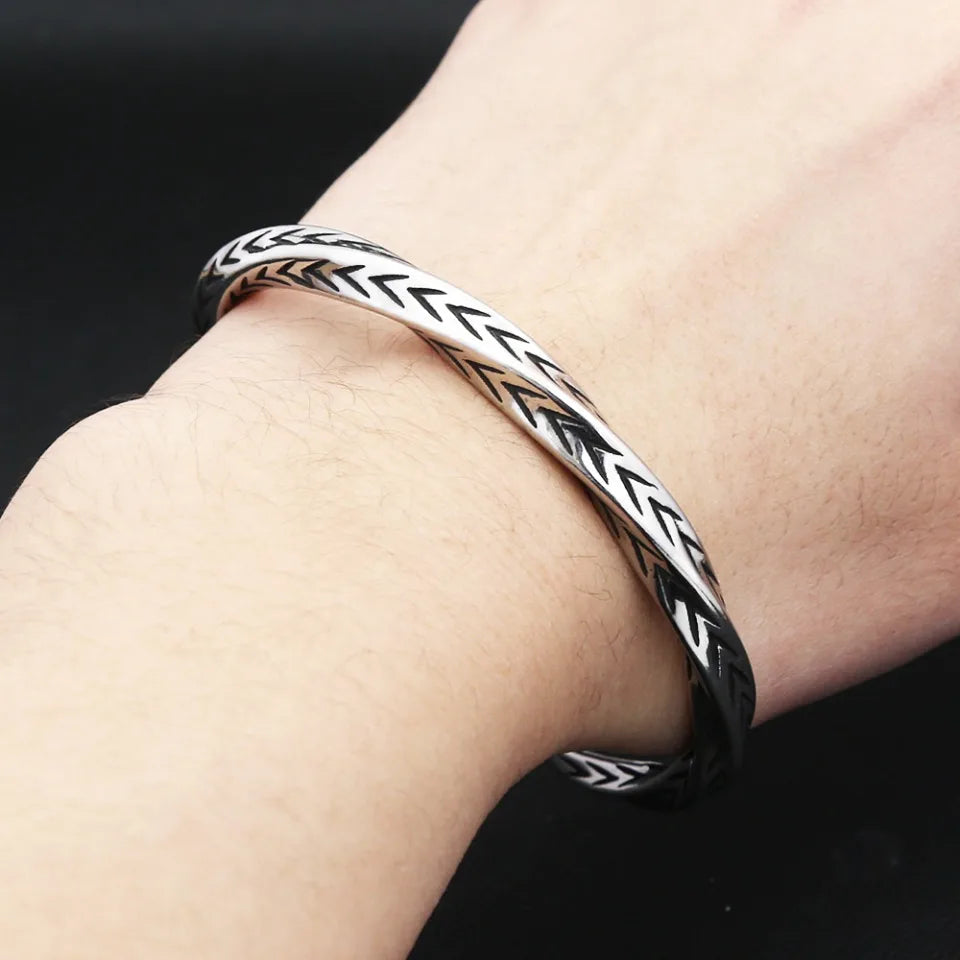 Möbius cuff bracelet – view 6