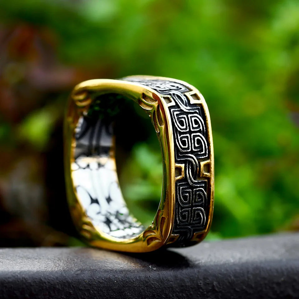 Square Celtic knot ring – view 7