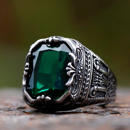Crown ring with green stone – view 2