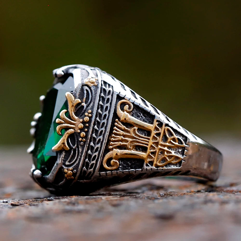 Crown ring with green stone – view 4