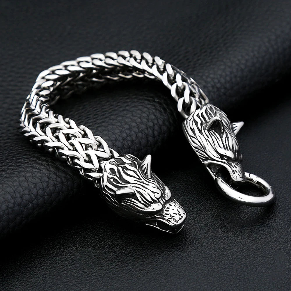 Wolf head bracelet – view 3