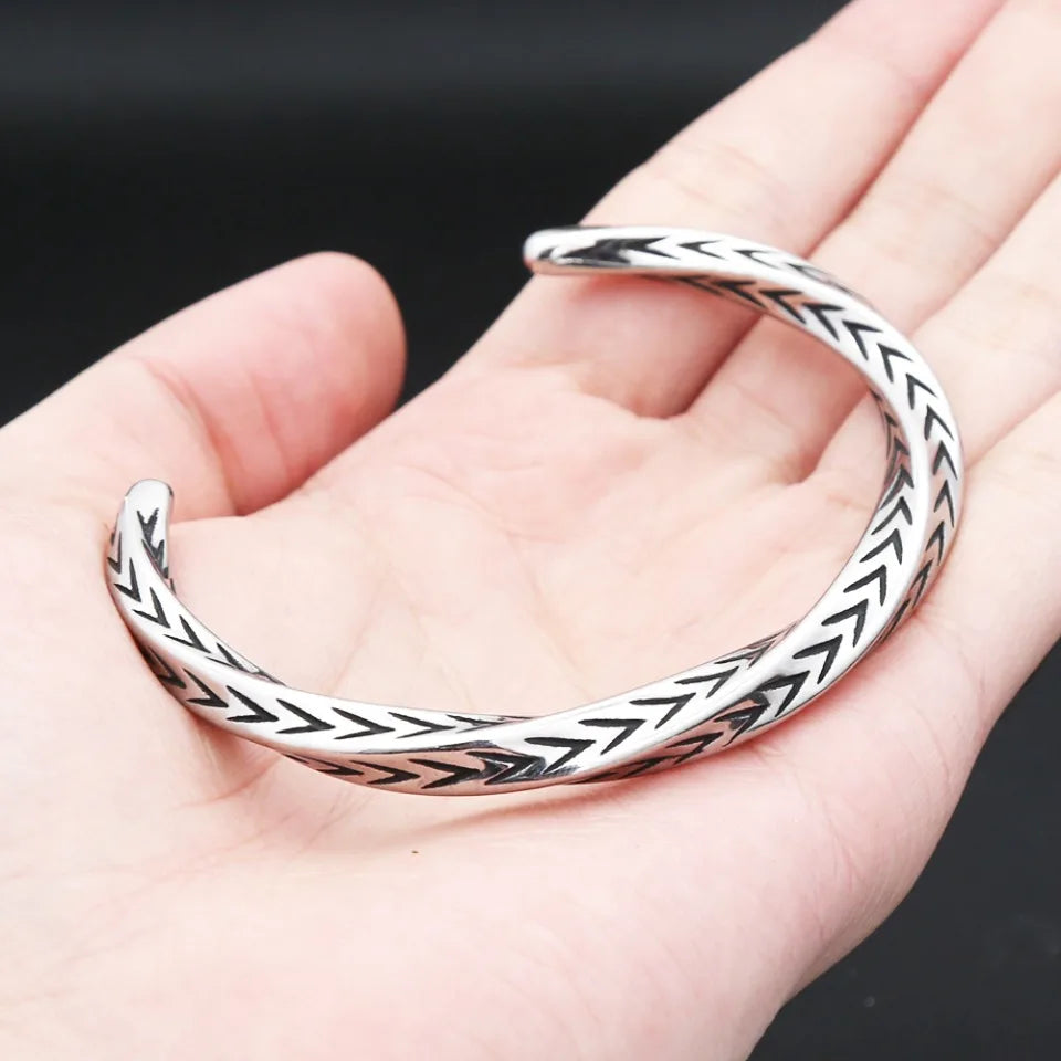 Möbius cuff bracelet – view 5