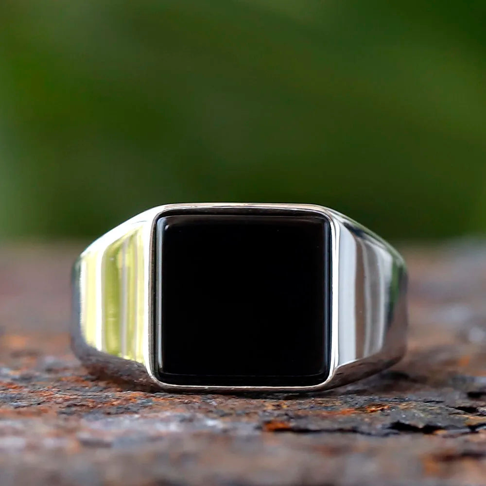 Faceted black stone ring – view 6
