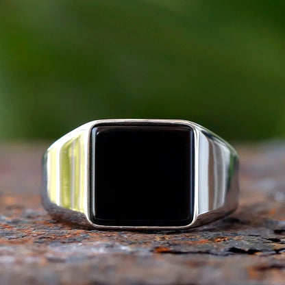 Faceted black stone ring – view 6