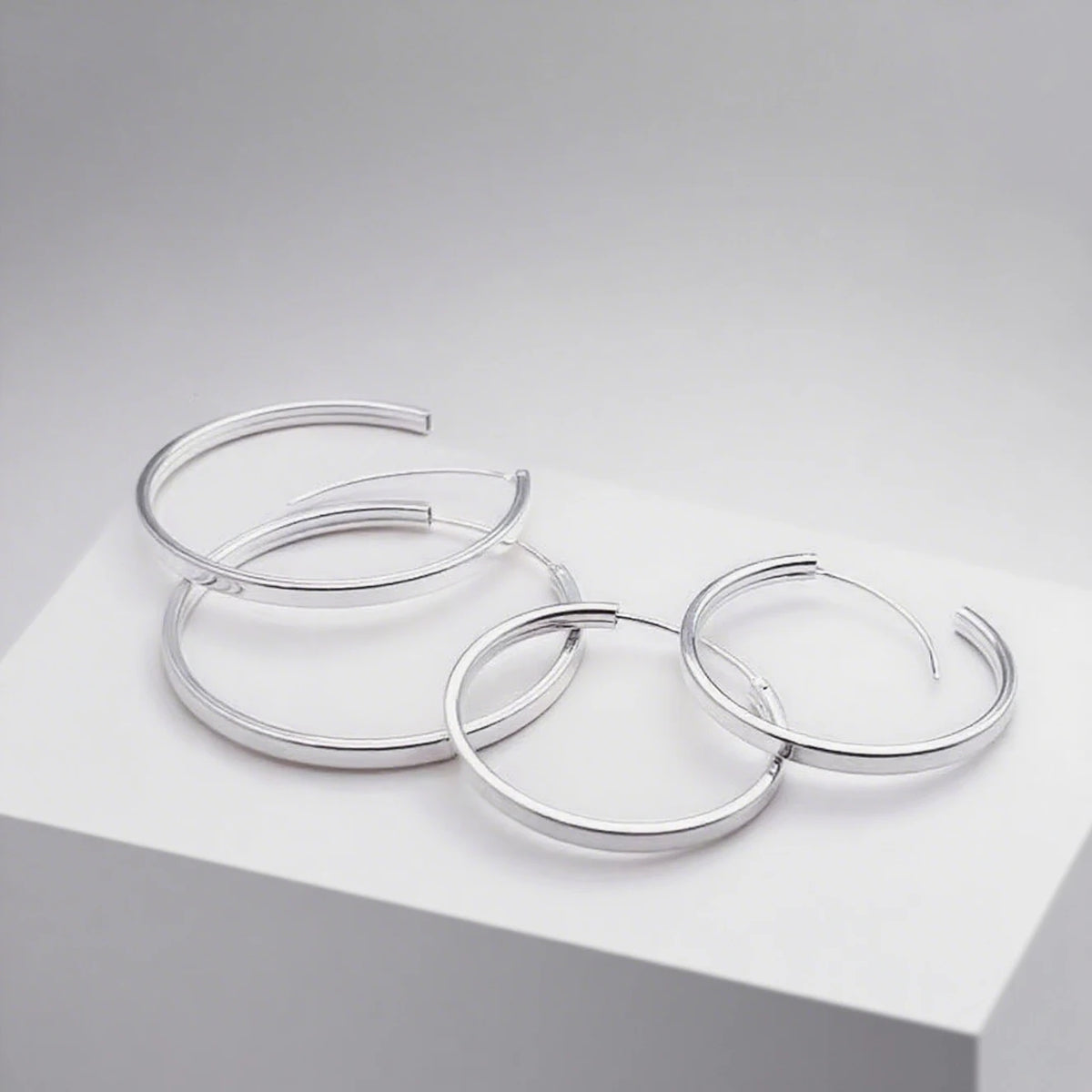 Statement hoop earrings – view 3