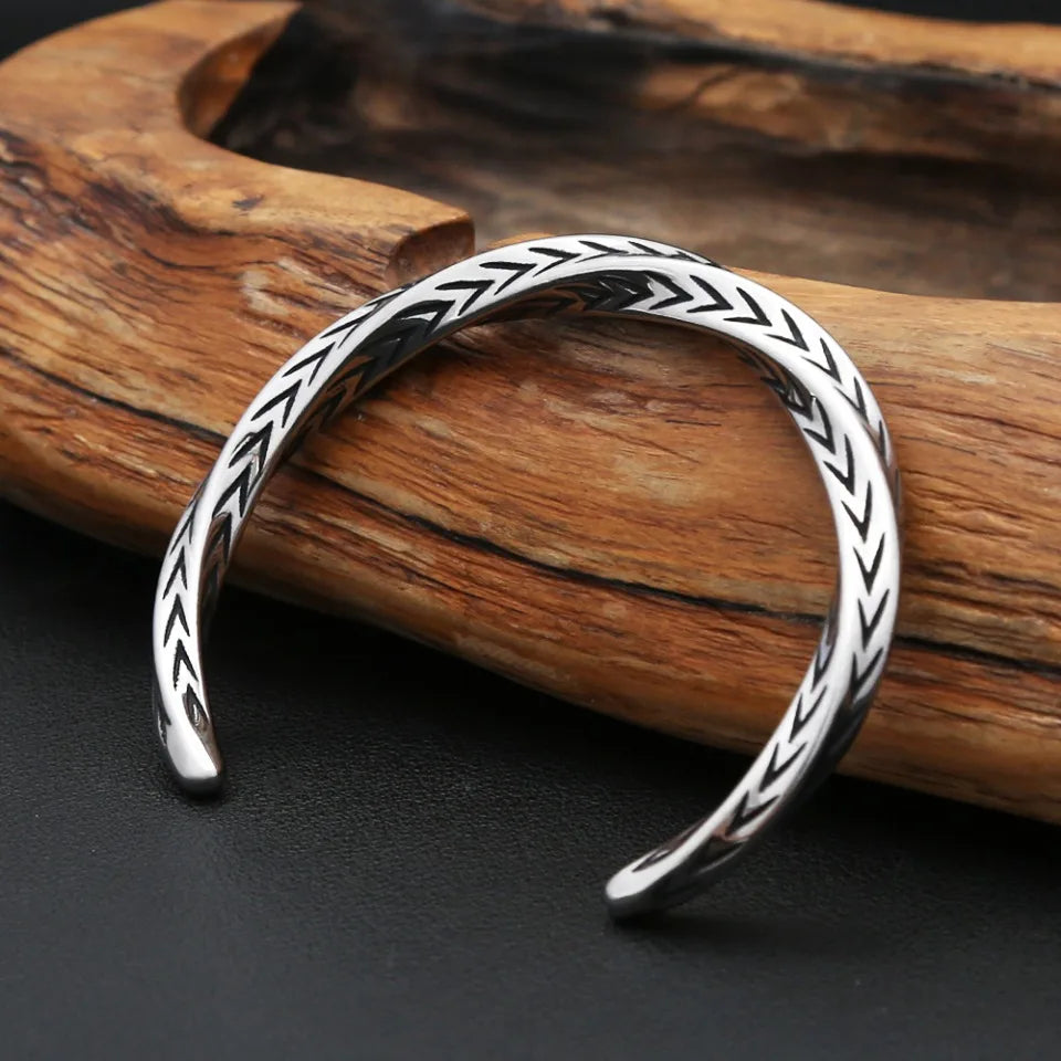 Möbius cuff bracelet – view 3