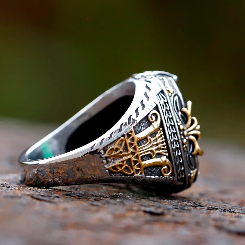 Crown ring with green stone – view 5