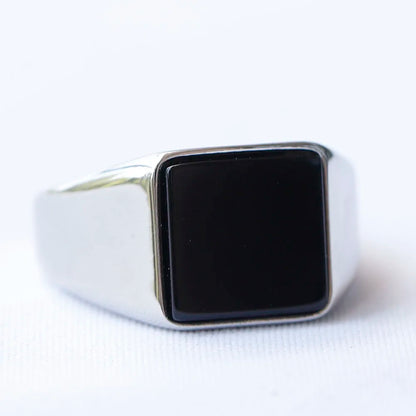 Faceted black stone ring – view 5