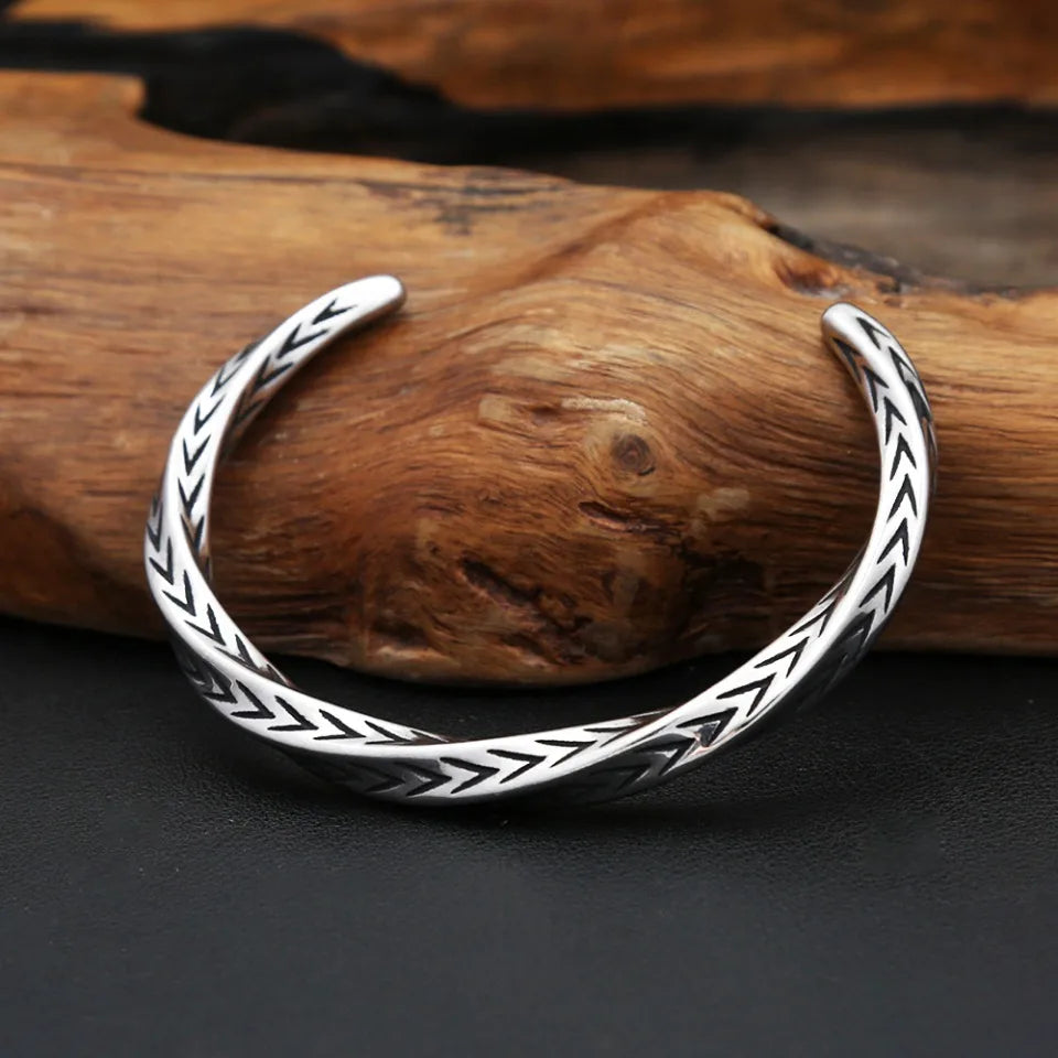 Möbius cuff bracelet – view 4