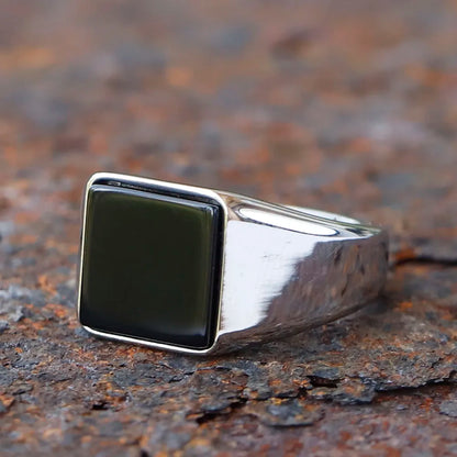 Faceted black stone ring – view 4