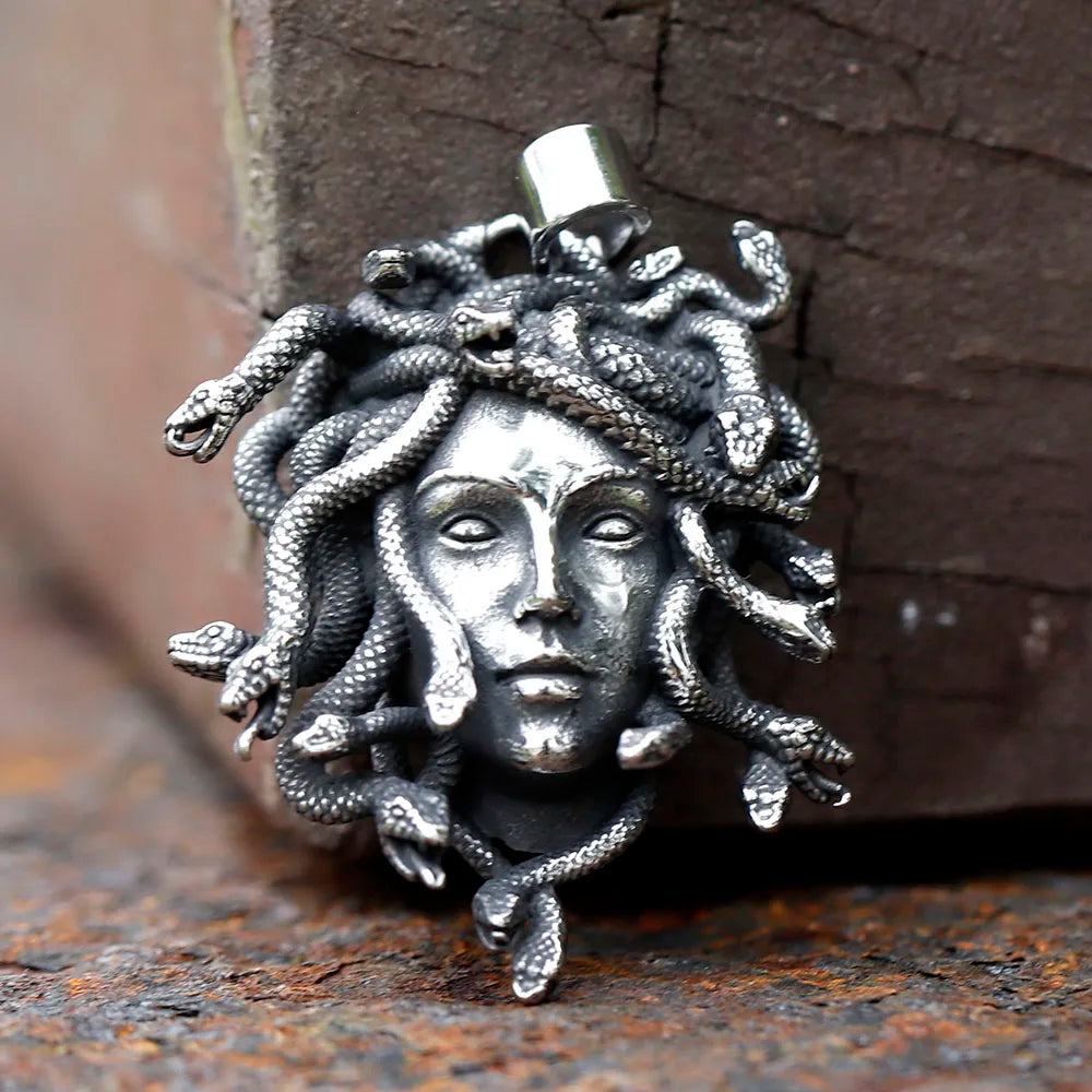 Medusa pendant necklace – view 2