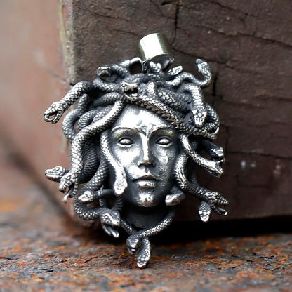 Medusa pendant necklace – view 2