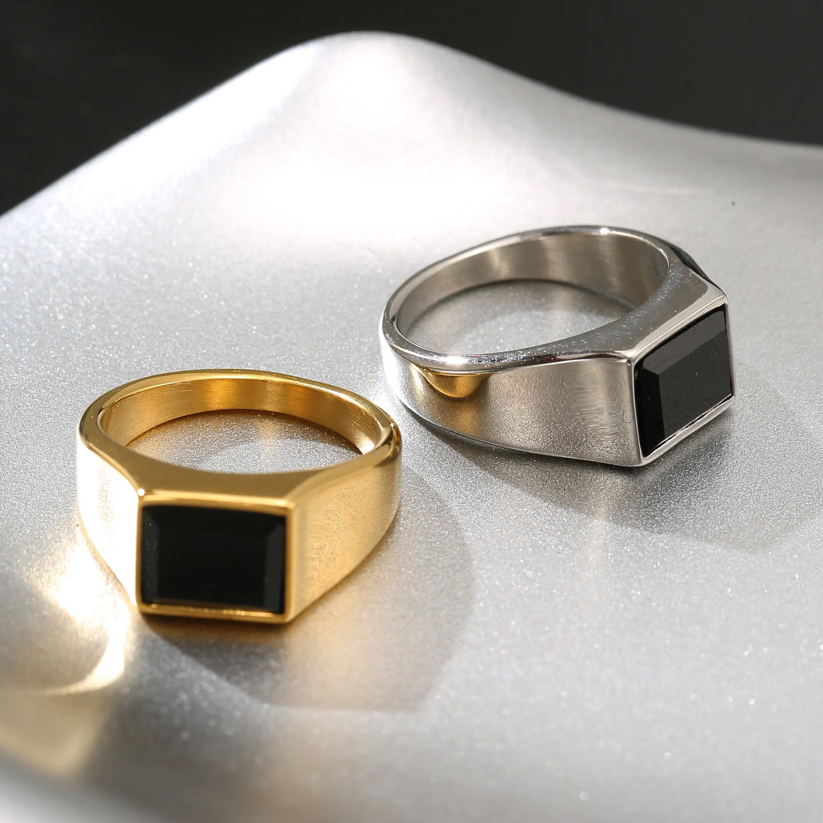 Black stone signet ring – view 2